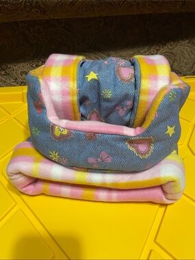 Small pet play and sleep cuddle cup